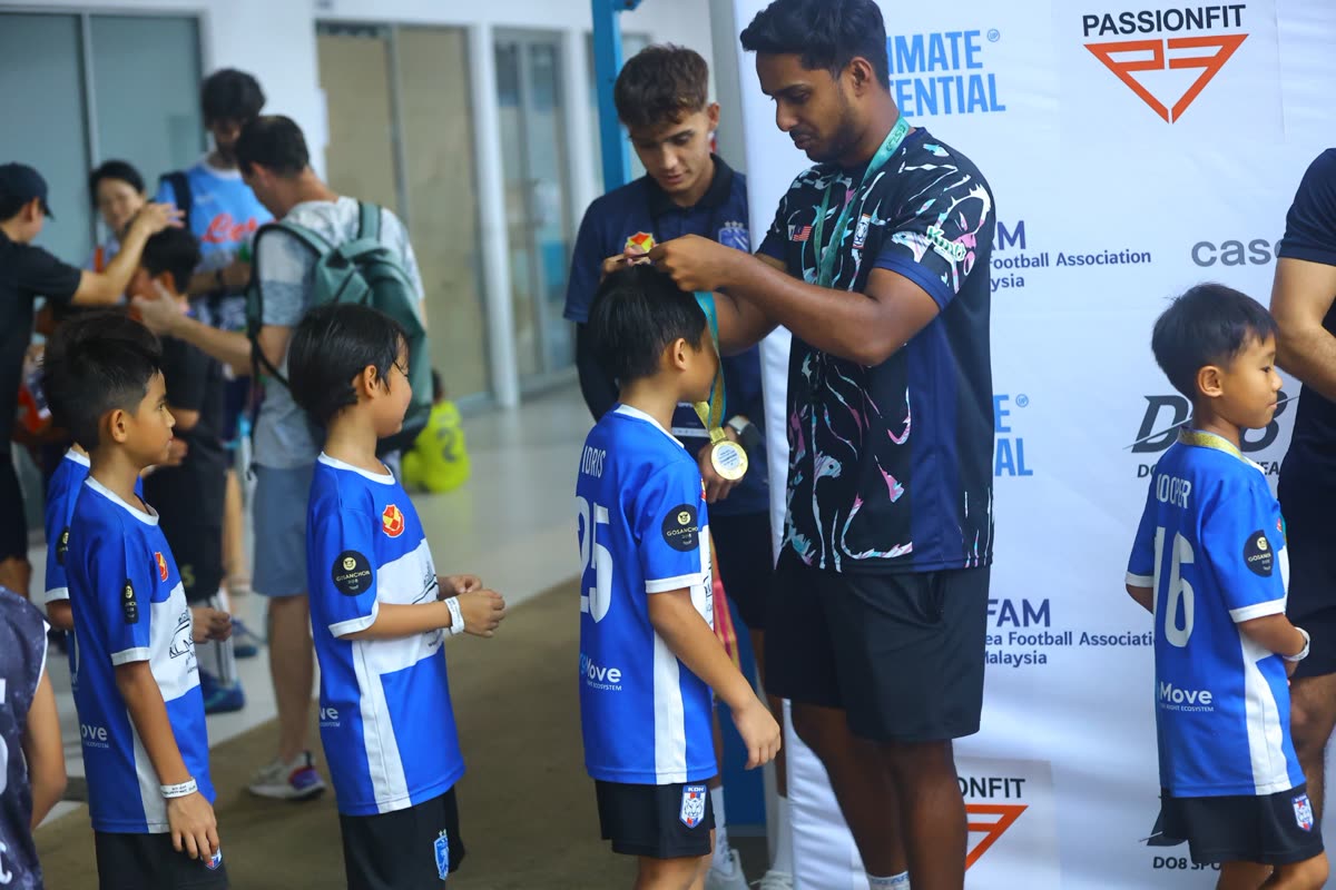 Space U8 prize giving photo 9